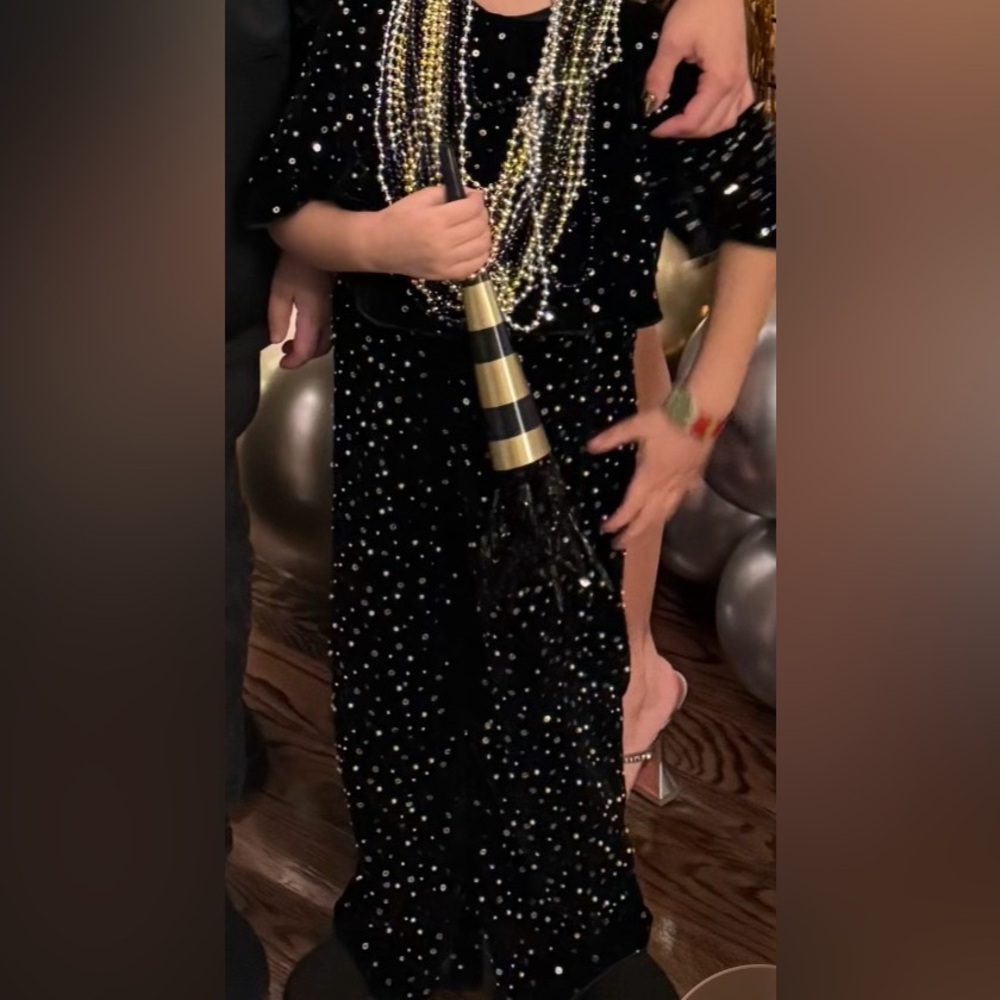 Rare sold-out ZARA statement piece
 Sequin Jumpsuit zara like new size 6